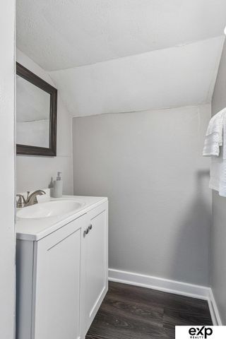 2450 Newport Avenue, Omaha, NE 68112