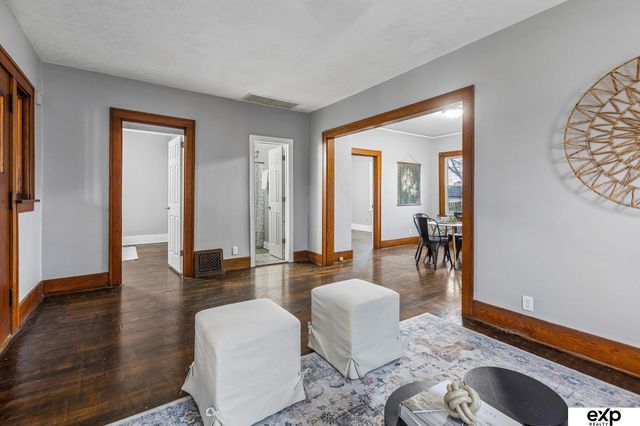 2450 Newport Avenue, Omaha, NE 68112