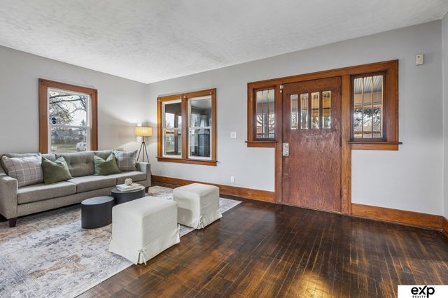 2450 Newport Avenue, Omaha, NE 68112