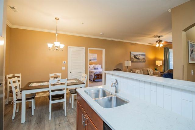 4230 NW Meadow Creek Circle, Fayetteville, AR 72703