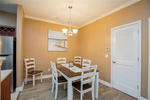 4230 NW Meadow Creek Circle, Fayetteville, AR 72703