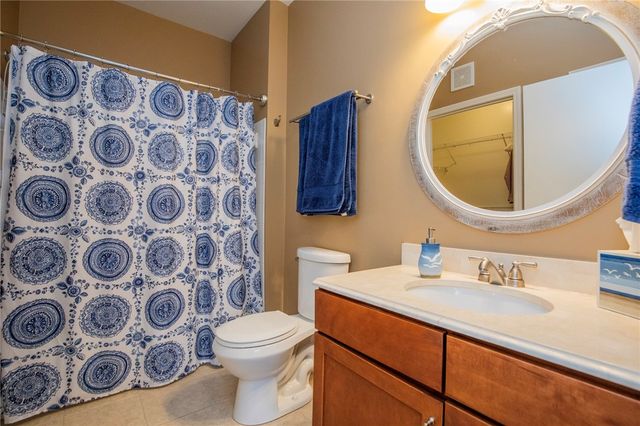 4230 NW Meadow Creek Circle, Fayetteville, AR 72703