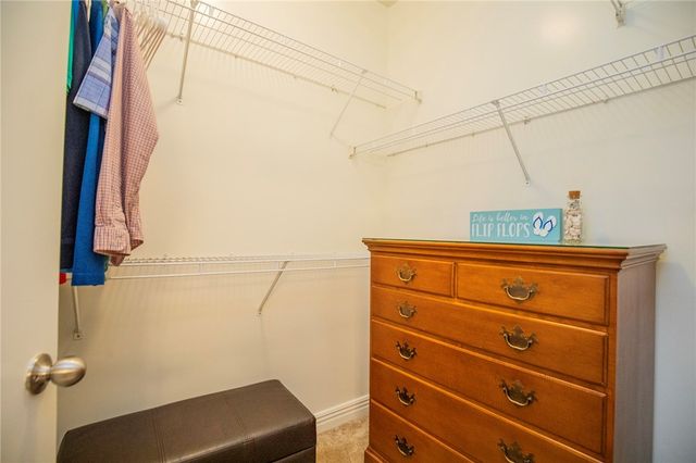 4230 NW Meadow Creek Circle, Fayetteville, AR 72703