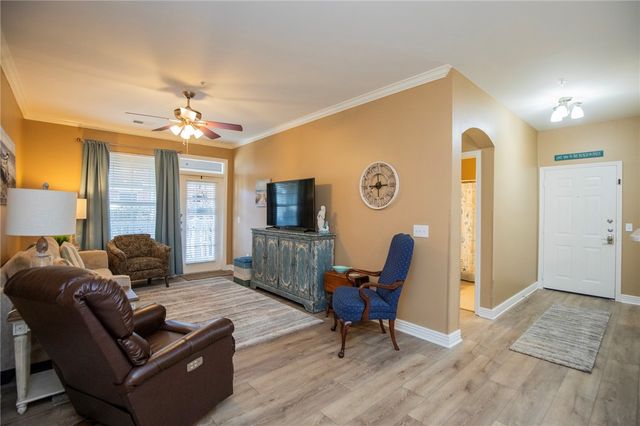 4230 NW Meadow Creek Circle, Fayetteville, AR 72703