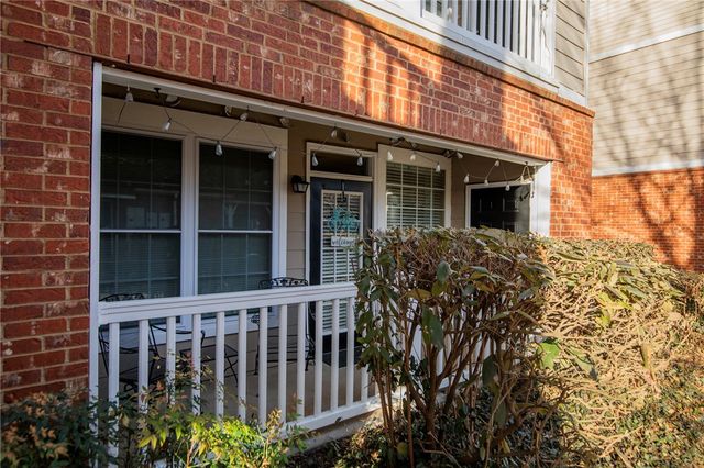 4230 NW Meadow Creek Circle, Fayetteville, AR 72703