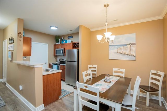 4230 NW Meadow Creek Circle, Fayetteville, AR 72703