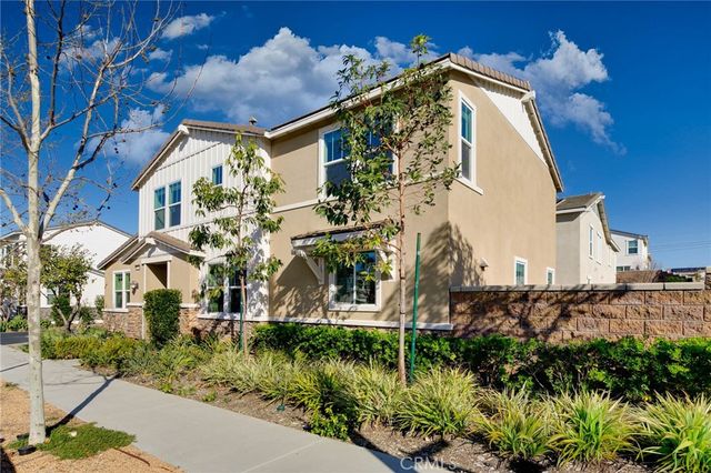 16746 Stags Leap, Fontana, CA 92336