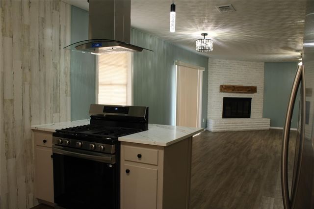 8203 Wilmerdean Street, Houston, TX 77061