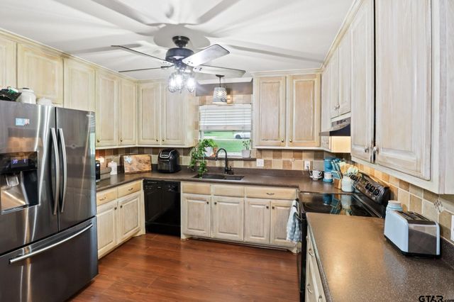 1301 Woodland Drive, Canton, TX 75103