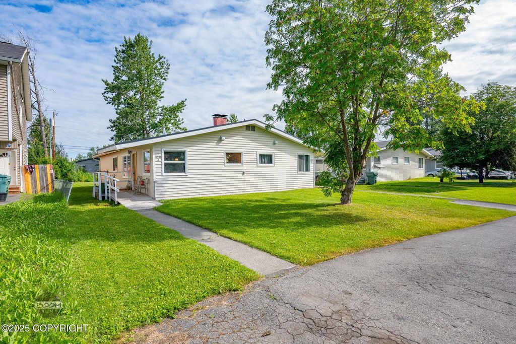 8033 E 6th Avenue, Anchorage, AK 99504