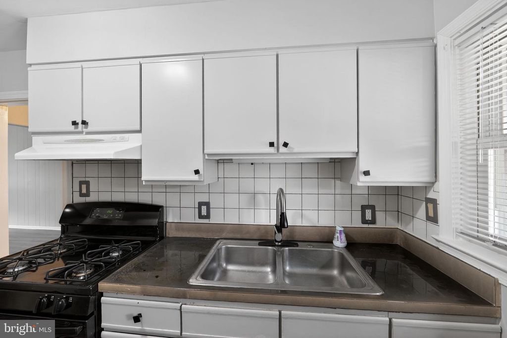 Image 13 of property listing at 1254 BREWSTER ST, Halethorpe, MD 21227