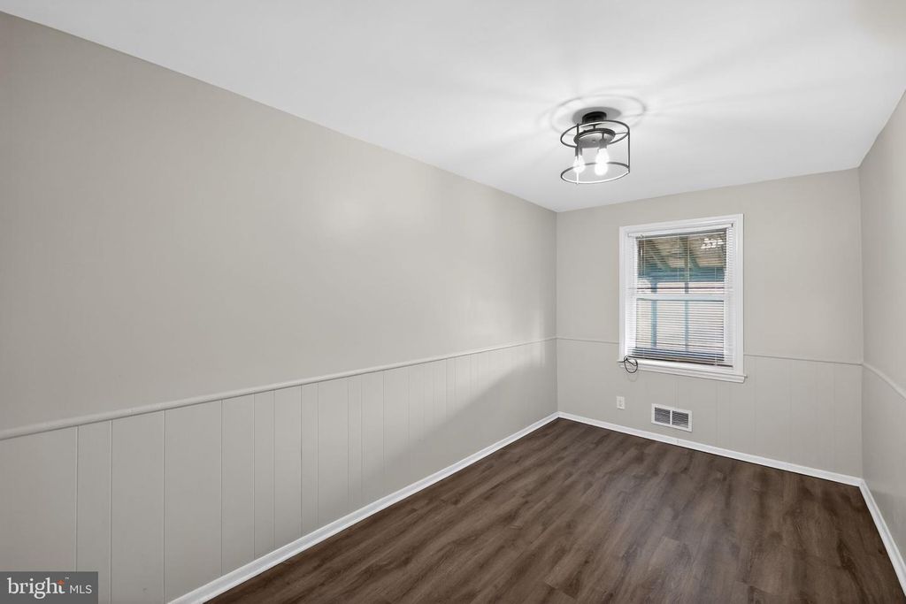 Image 18 of property listing at 1254 BREWSTER ST, Halethorpe, MD 21227