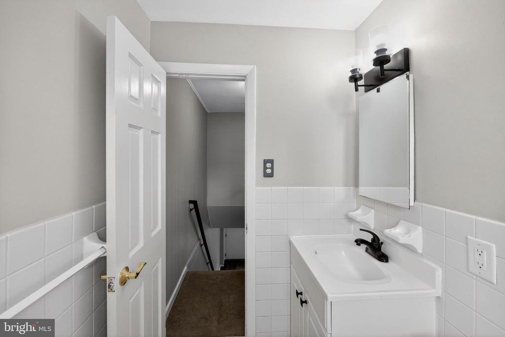 Image 24 of property listing at 1254 BREWSTER ST, Halethorpe, MD 21227