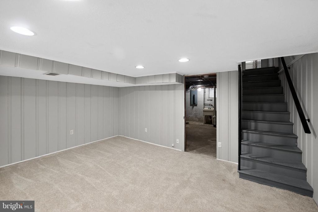 Image 27 of property listing at 1254 BREWSTER ST, Halethorpe, MD 21227