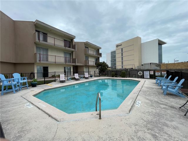 520 S Chaparral St 402, Corpus Christi, TX 78401