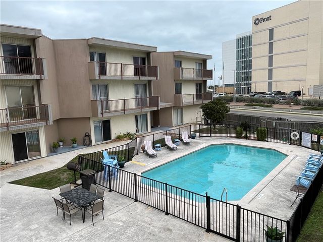 520 S Chaparral St 402, Corpus Christi, TX 78401