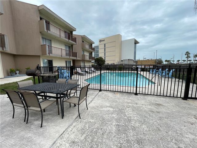520 S Chaparral St 402, Corpus Christi, TX 78401