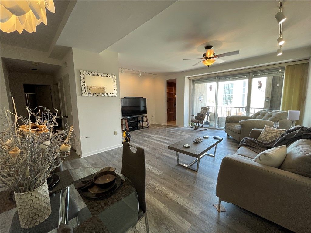 520 S Chaparral St 402, Corpus Christi, TX 78401 — photo 3