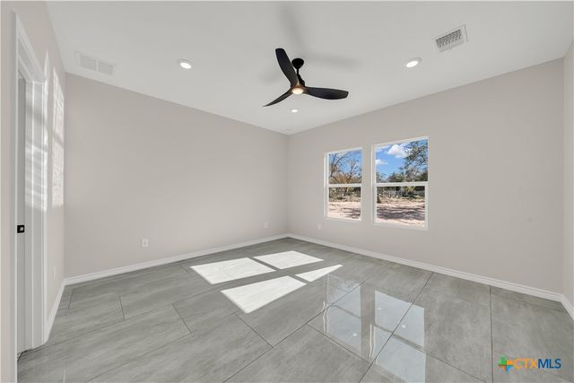 816 County Road 6723, Natalia, TX 78059