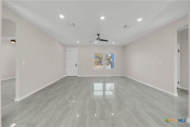 816 County Road 6723, Natalia, TX 78059