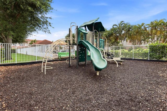 80 Nottingham Place, Boynton Beach, FL 33426