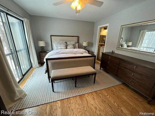 1403 Oakbrook E 93, Rochester Hills, MI 48307