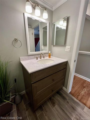 1403 Oakbrook E 93, Rochester Hills, MI 48307