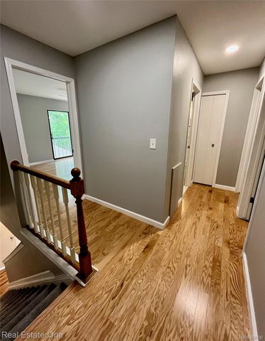 1403 Oakbrook E 93, Rochester Hills, MI 48307