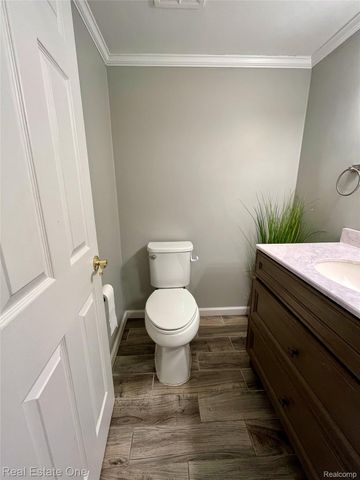 1403 Oakbrook E 93, Rochester Hills, MI 48307