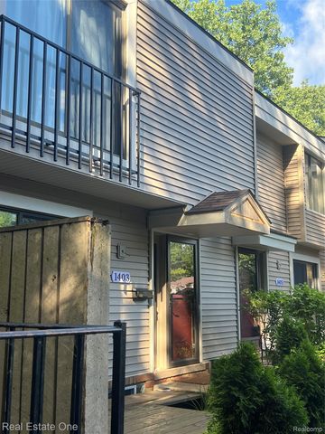 1403 Oakbrook E 93, Rochester Hills, MI 48307