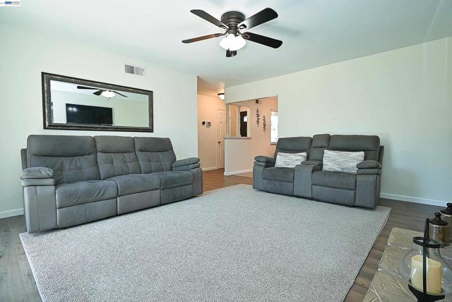637 Dover Way, Livermore, CA 94551