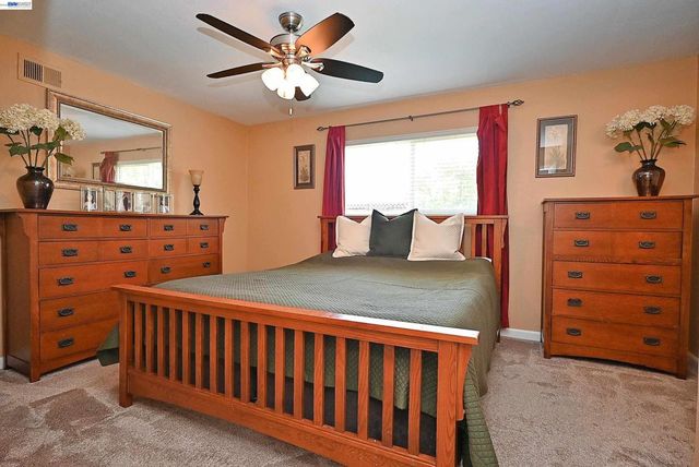 637 Dover Way, Livermore, CA 94551
