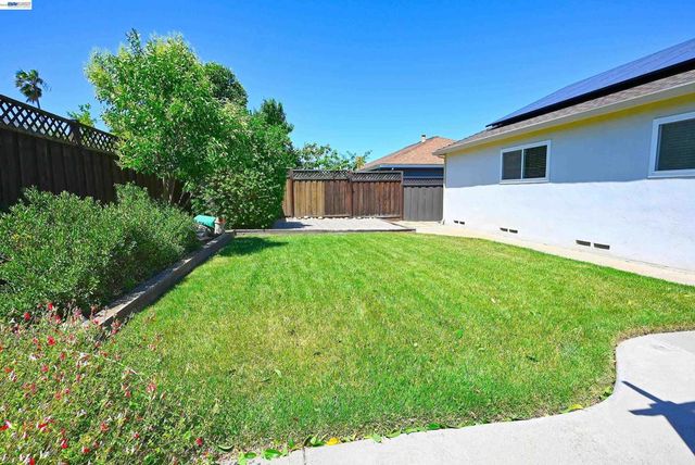 637 Dover Way, Livermore, CA 94551