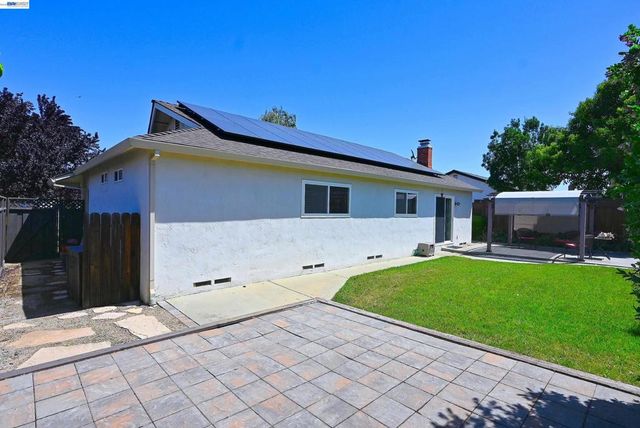 637 Dover Way, Livermore, CA 94551