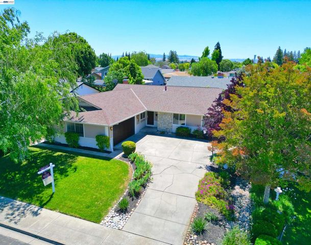 637 Dover Way, Livermore, CA 94551