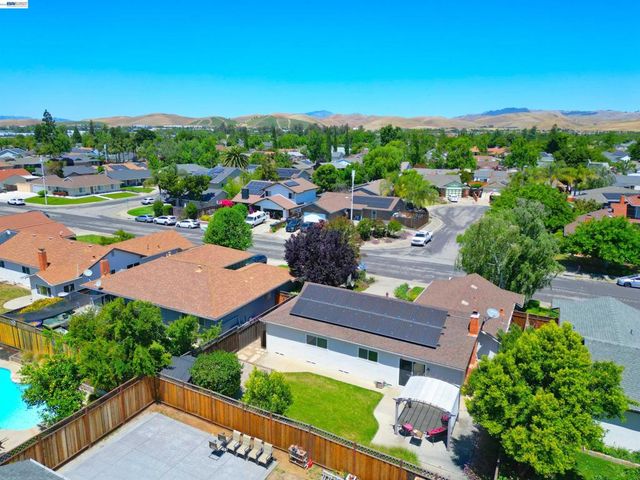 637 Dover Way, Livermore, CA 94551