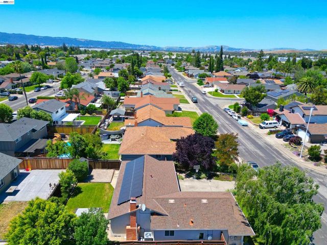 637 Dover Way, Livermore, CA 94551