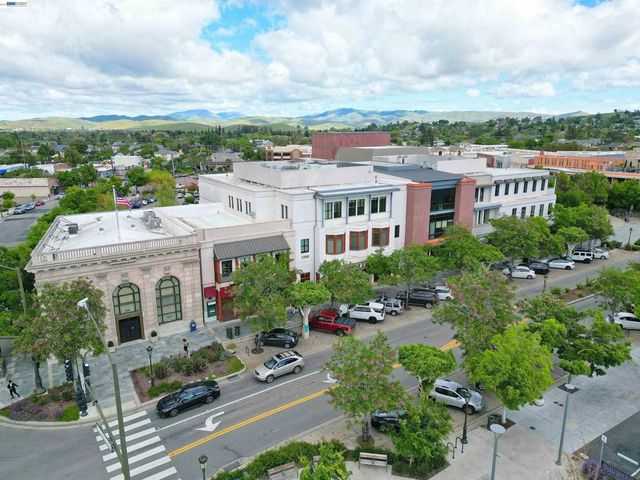 637 Dover Way, Livermore, CA 94551