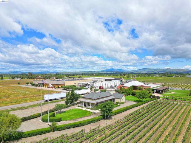 637 Dover Way, Livermore, CA 94551