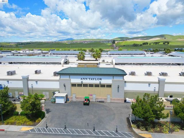 637 Dover Way, Livermore, CA 94551