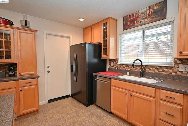 637 Dover Way, Livermore, CA 94551