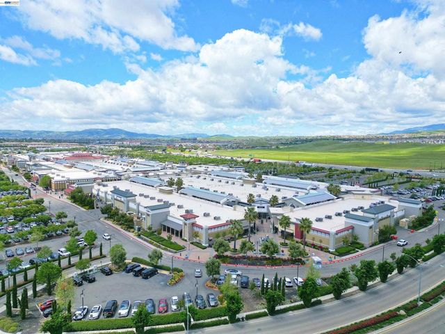 637 Dover Way, Livermore, CA 94551