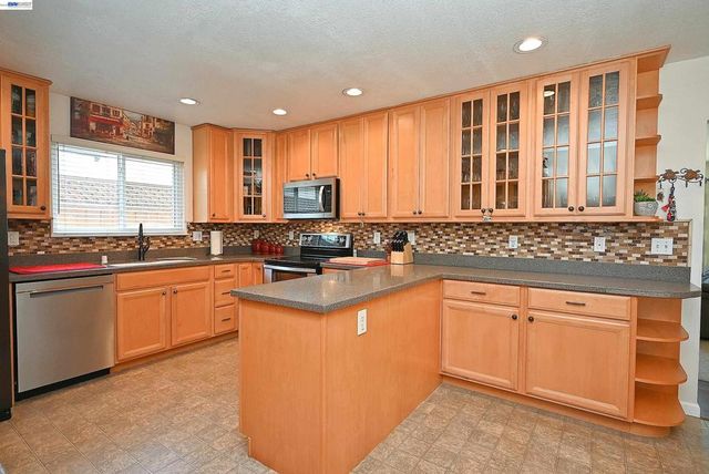 637 Dover Way, Livermore, CA 94551