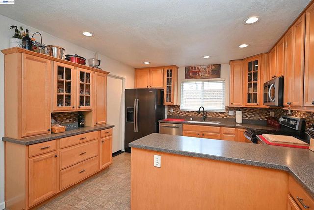 637 Dover Way, Livermore, CA 94551