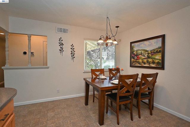 637 Dover Way, Livermore, CA 94551