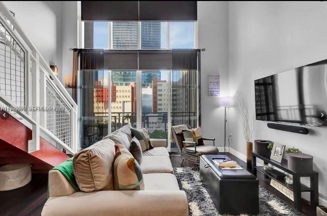 244 Biscayne Boulevard 440, Miami, FL 33132