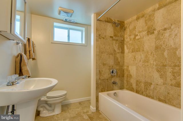 11705 ASHLEY DR, Rockville, MD 20852