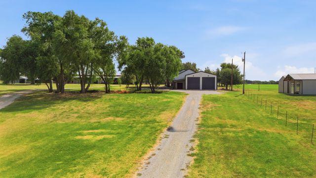 5480 New Hope Road, Aubrey, TX 76227