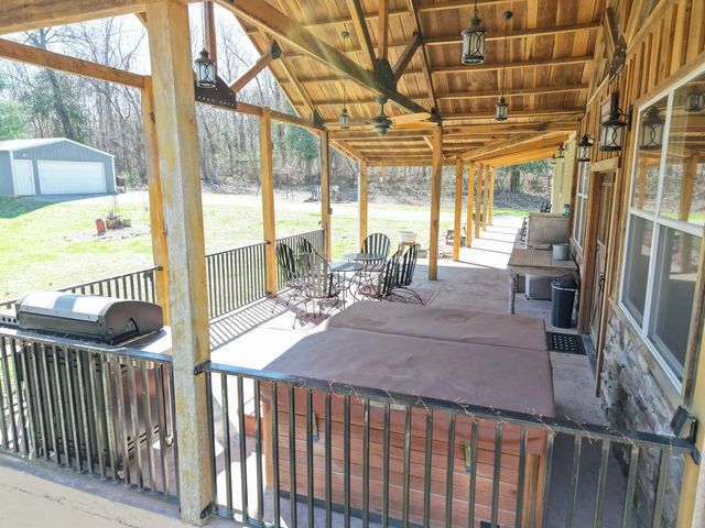 14183 Fowler School Road, Marion, IL 62959