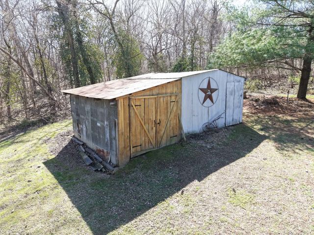 14183 Fowler School Road, Marion, IL 62959